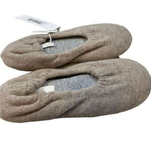 NWT SKIN Girls 100% Cashmere Mocha Ballet Slippers House-shoes - Size XS/ 3-4
